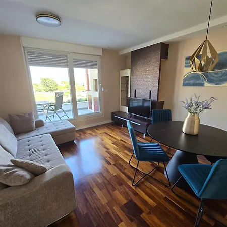 Sunrise Penthouse Znjan Apartman